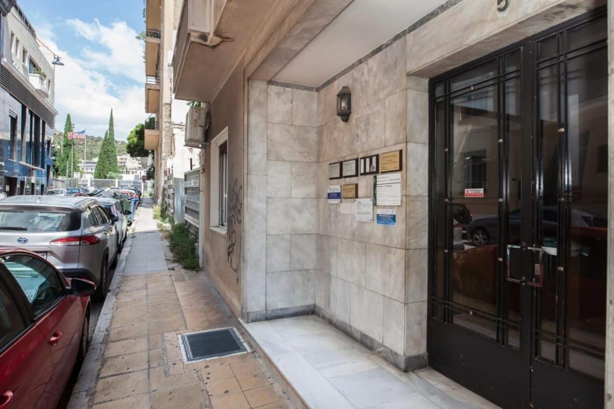 Ferienwohnung Brand New Urban Getaway Next To Megaro Mousikis Athen Exterior foto
